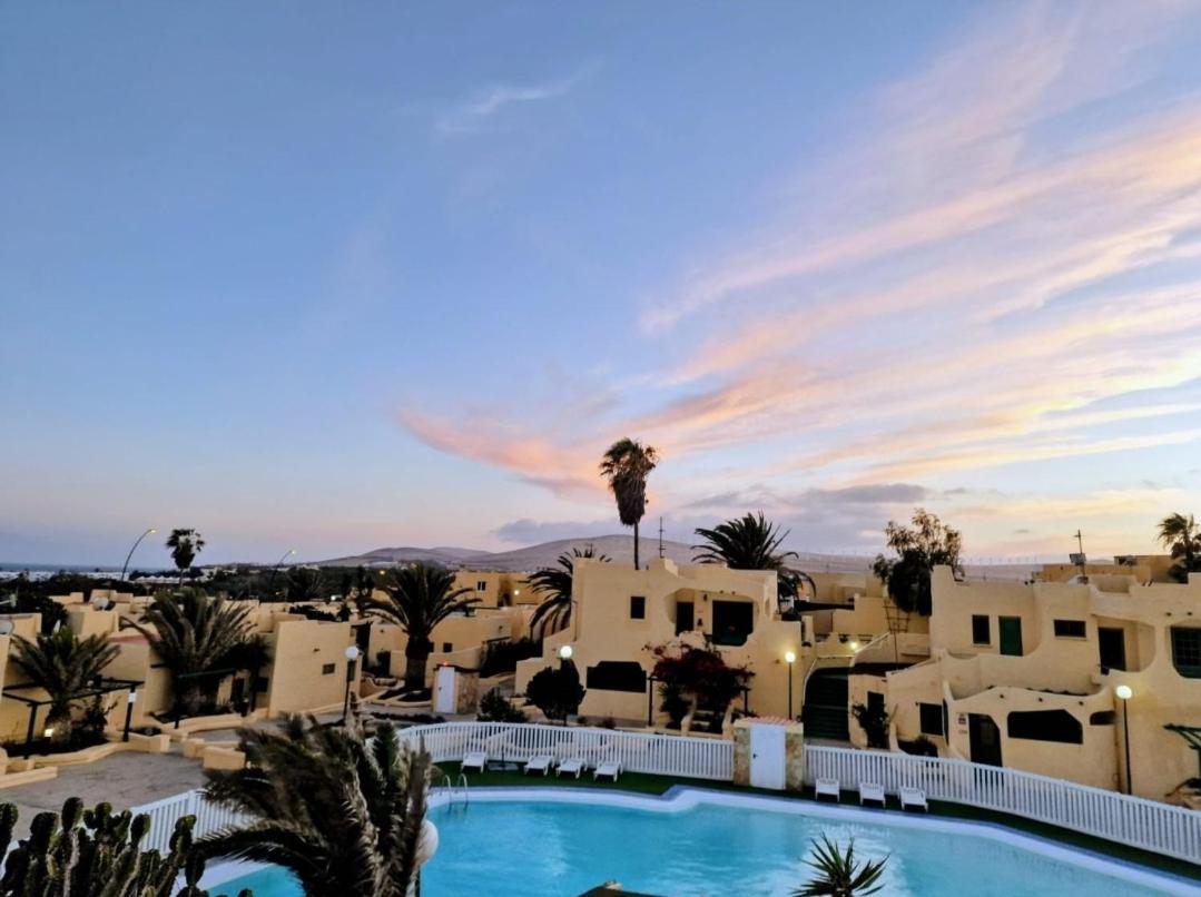 Apartamento Con Jacuzzi Vistas A La Piscina กอสตากาลมา ภายนอก รูปภาพ