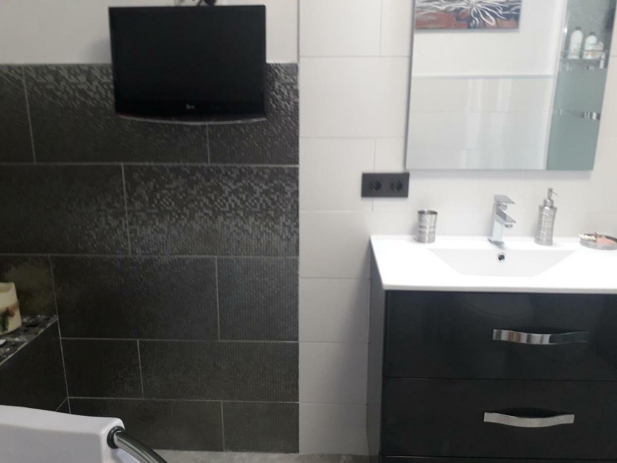 Apartamento Con Jacuzzi Vistas A La Piscina กอสตากาลมา ภายนอก รูปภาพ