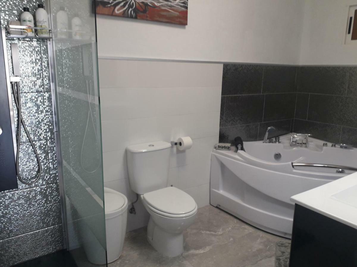 Apartamento Con Jacuzzi Vistas A La Piscina กอสตากาลมา ภายนอก รูปภาพ